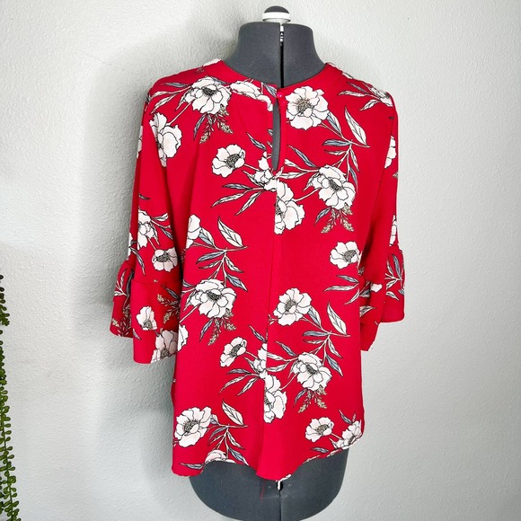 Urban Romantics Red Floral Print Keyhole Bell Sleeve Blouse Womens Size Medium M - Picture 4 of 7